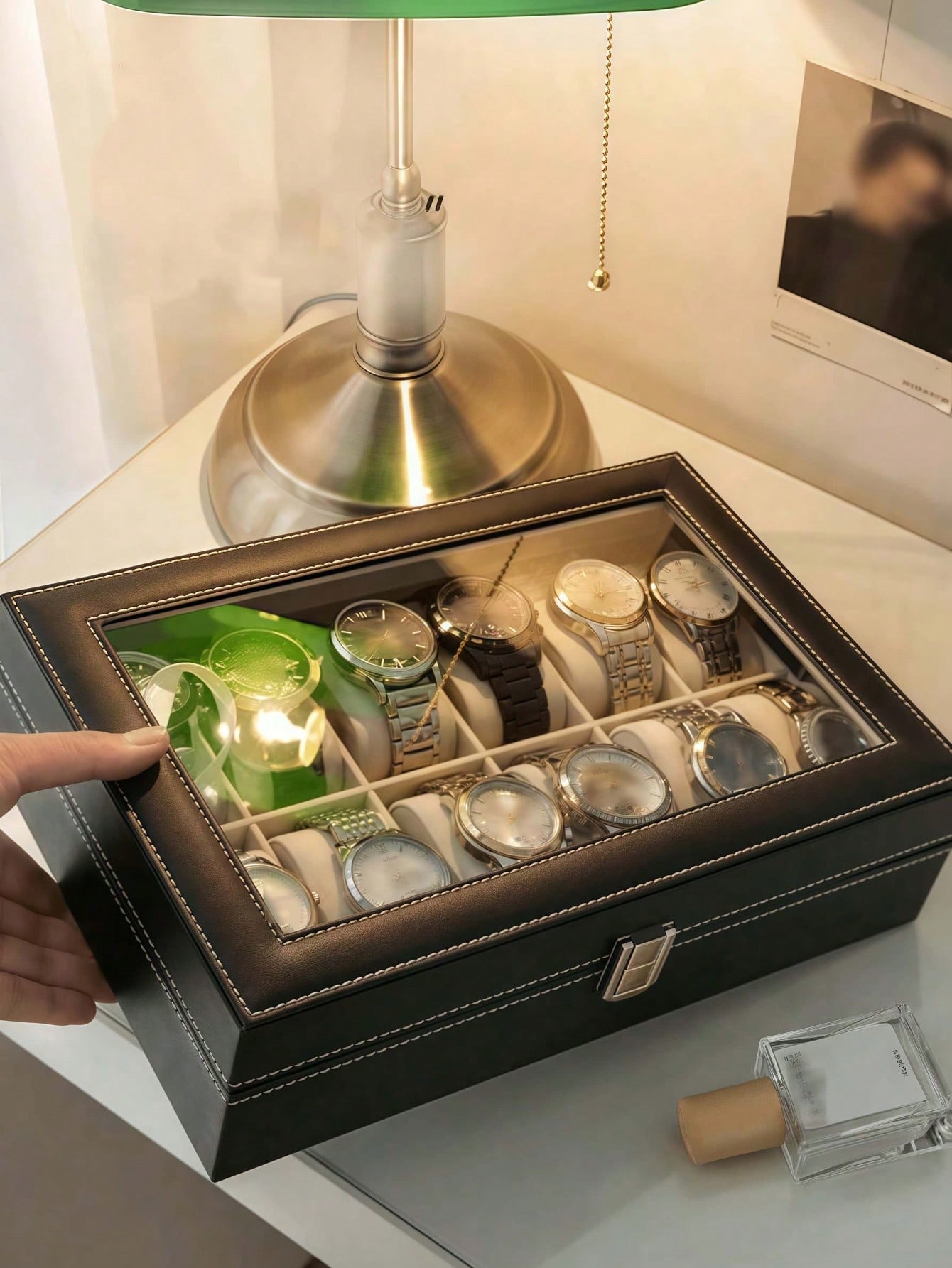 Kotak Jam Tangan Kulit dengan  - Watch Display Box ulasan dan harga